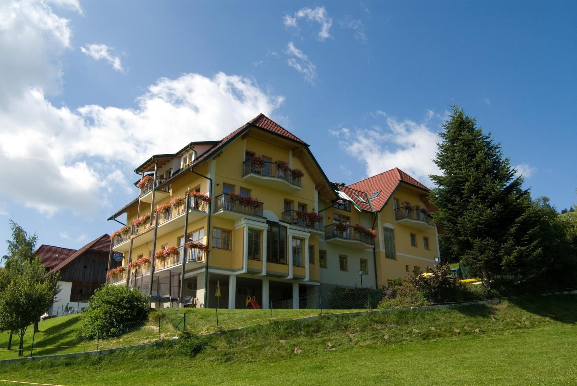 Hotel Wildwiesenhof Miesenbach  Exteriér fotografie