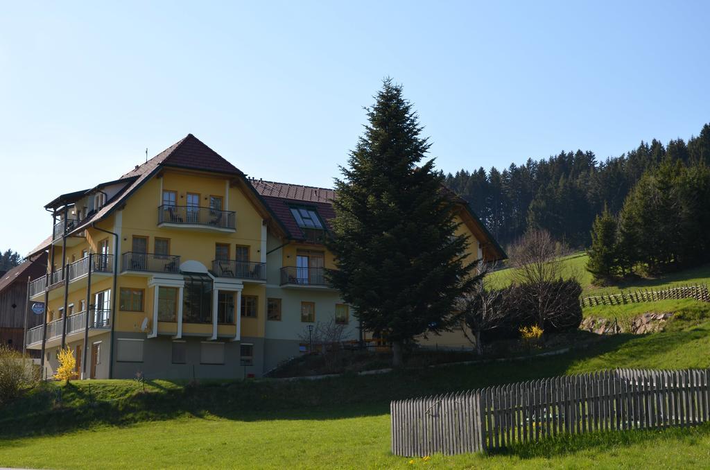 Hotel Wildwiesenhof Miesenbach  Exteriér fotografie